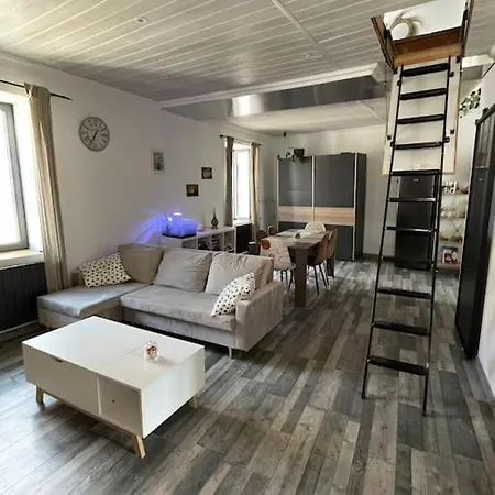 Bourg アパート *